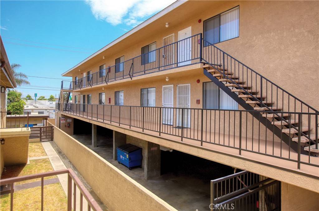 Hawthorne, CA 90250,13930 Hawthorne WAY