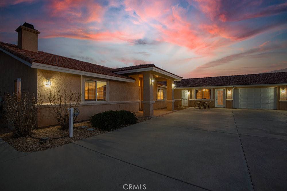 9928 Desmond DR, Oak Hills, CA 92344