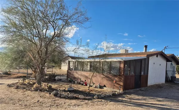 Joshua Tree, CA 92252,63737 Gibson RD