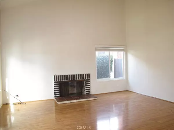 Cerritos, CA 90703,20008 Christina CIR