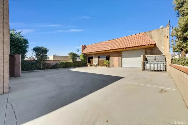 Covina, CA 91723,841 E San Bernardino RD