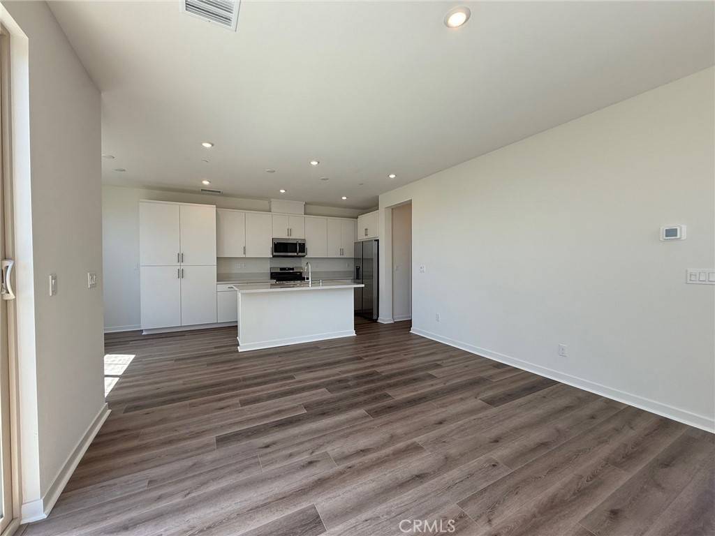 Fontana, CA 92336,15943 Blue Cooper WAY