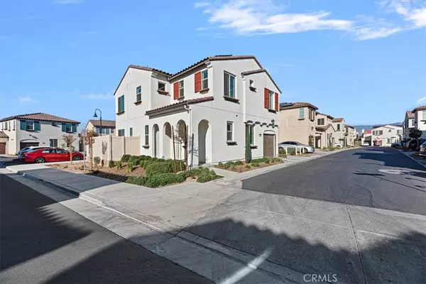1934 S Apple Tree WAY, San Bernardino, CA 92408