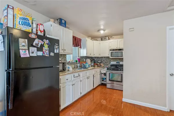 Los Angeles, CA 90063,4141 Floral DR