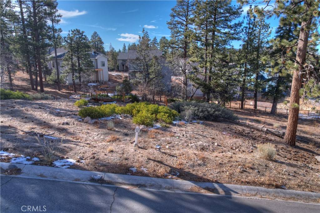Big Bear Lake, CA 92315,820 Talmadge RD