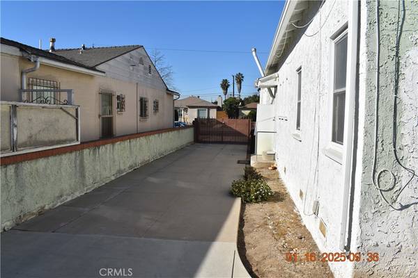 Inglewood, CA 90305,8716 S 10th AVE