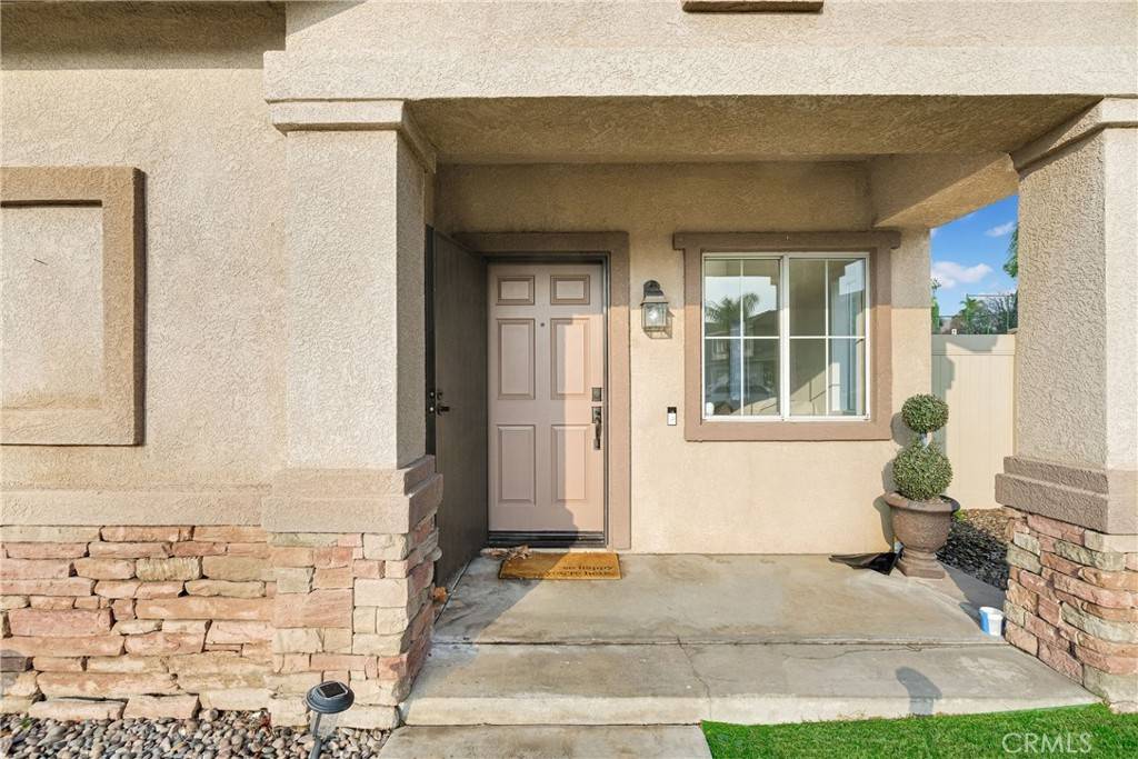 Highland, CA 92346,29118 Pepper Tree CT
