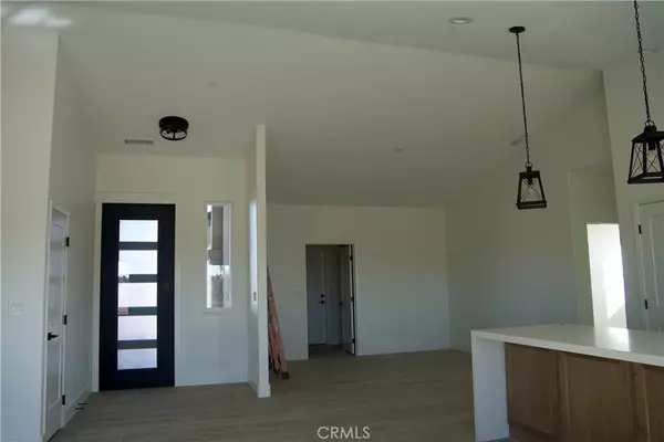 Oak Hills, CA 92344,10830 Columbine RD