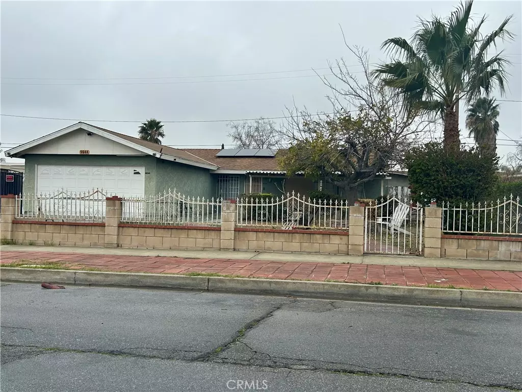 Fontana, CA 92335,9844 Almeria AVE