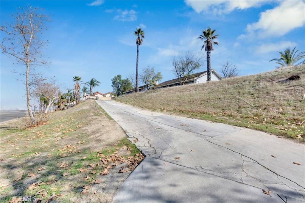 Riverside, CA 92505,10856 Valley DR