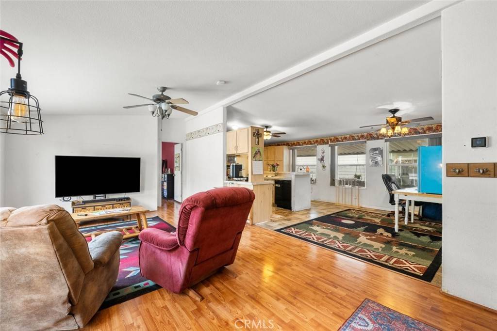 Corona, CA 92880,4901 Green River RD #208