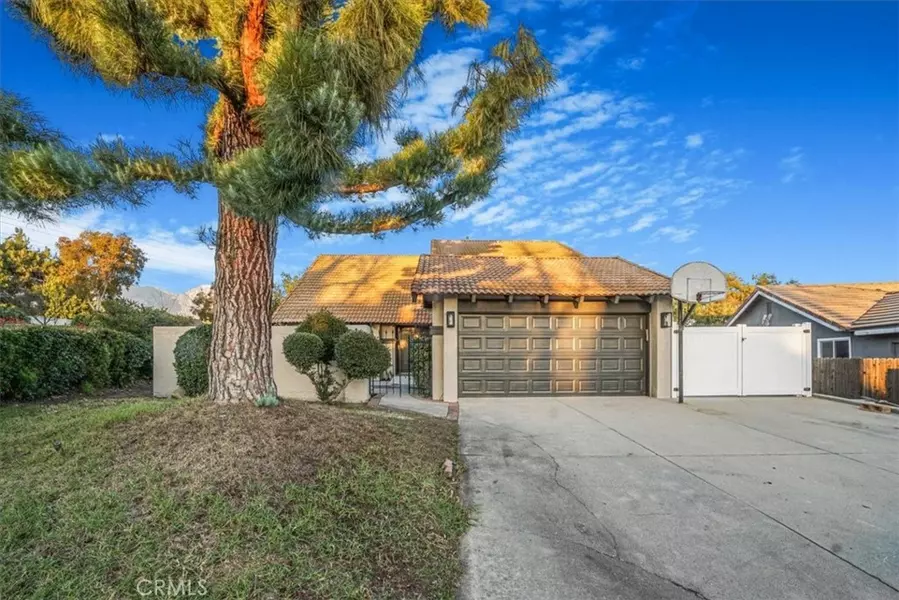 1592 Wedgewood WAY, Upland, CA 91786