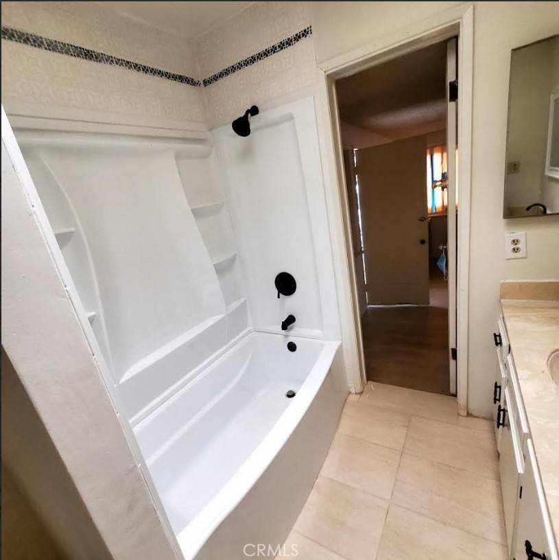 Pomona, CA 91768,255 Sherwood PL