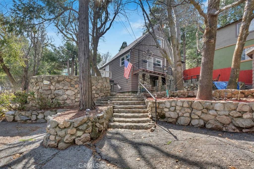 674 Rocky Loop, Crestline, CA 92325