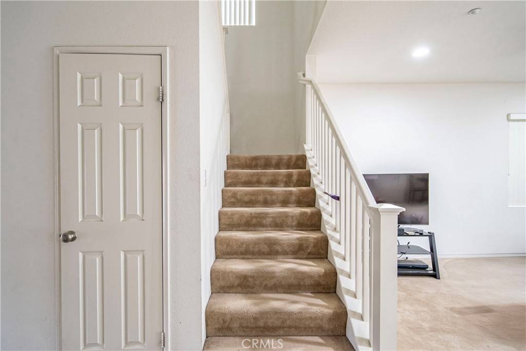 Fontana, CA 92336,6257 Long Cove DR