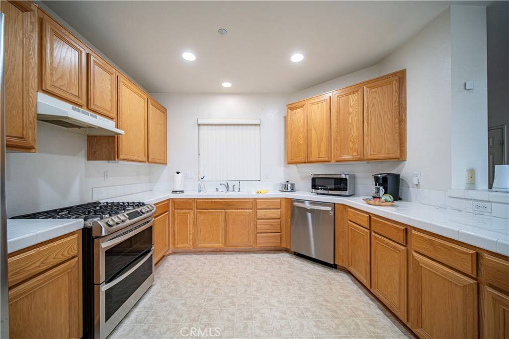Fontana, CA 92336,6257 Long Cove DR