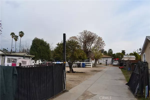 San Bernardino, CA 92404,1703 Garden DR