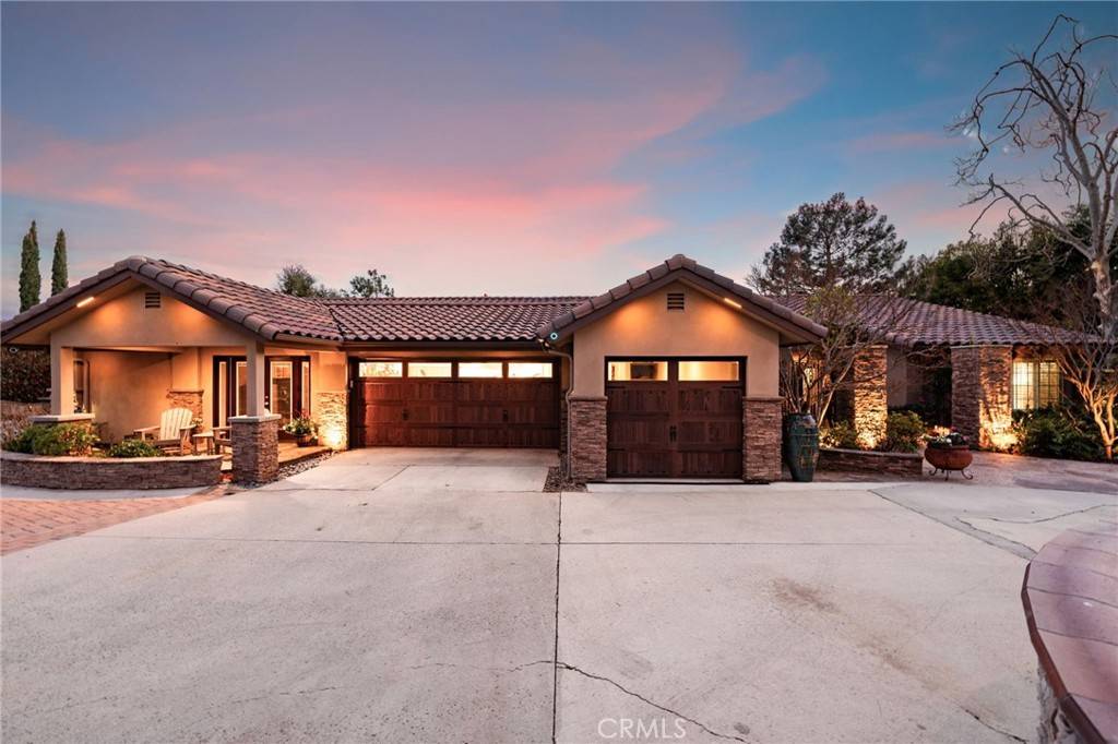 9827 Flying Mane LN,  Rancho Cucamonga,  CA 91737