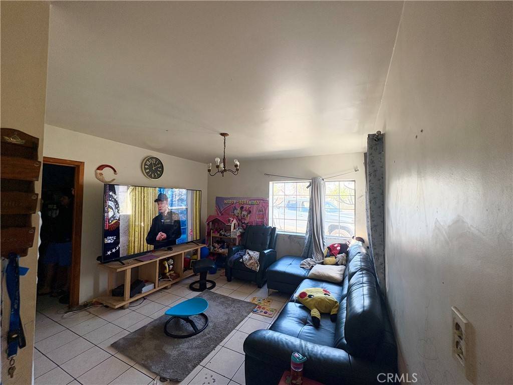 Pacoima, CA 91331,10321 Laurel Canyon BLVD