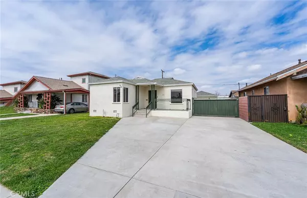 Compton, CA 90220,327 W Palmer ST