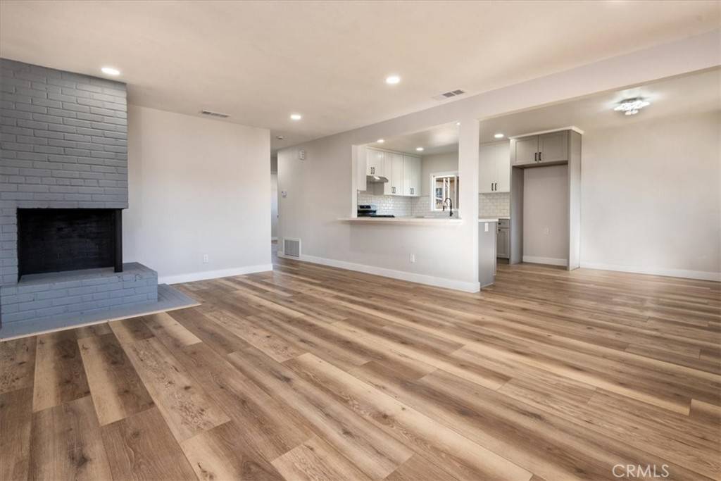 Pomona, CA 91767,683 Saint Paul ST