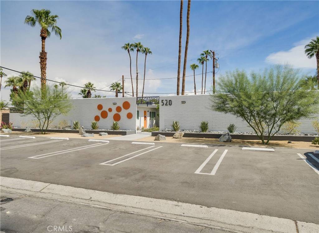 Palm Springs, CA 92264,520 S Desert View DR