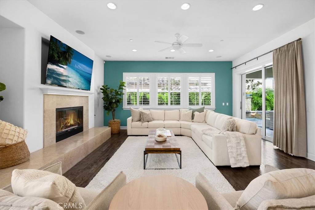 Huntington Beach, CA 92649,17495 Oakbluffs Lane