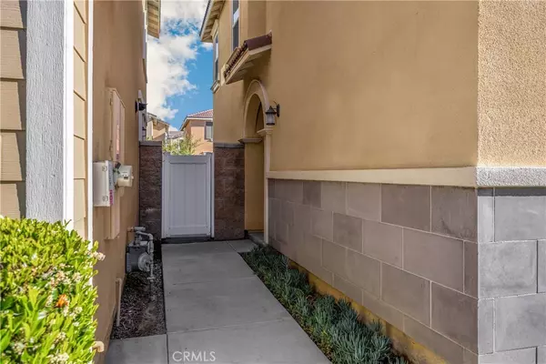 Eastvale, CA 92880,6014 Sendero