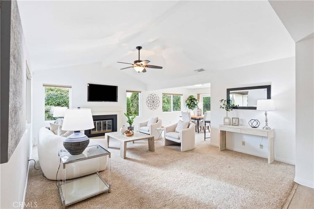 Upland, CA 91784,907 Calle Del Sol