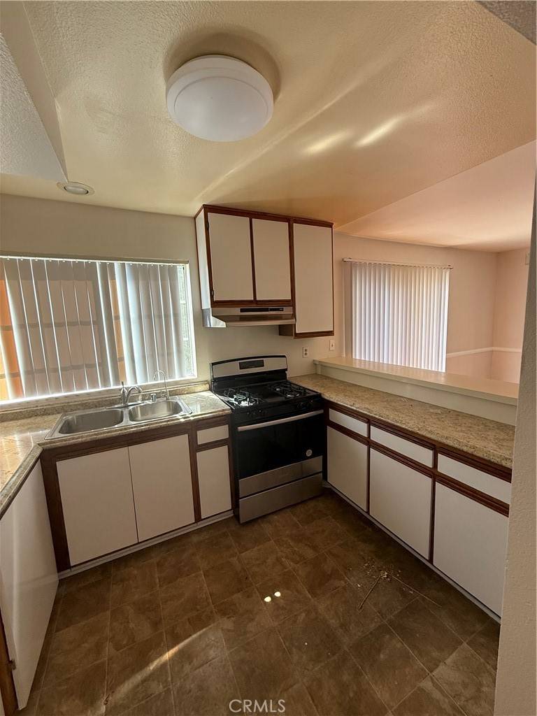 Sherman Oaks, CA 91403,14758 Magnolia BLVD #106