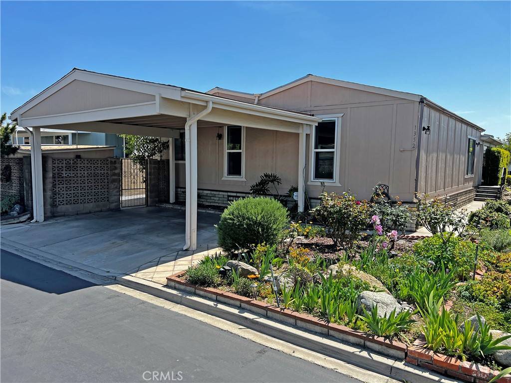 Brea, CA 92821,1352 Silver Lake PL #87