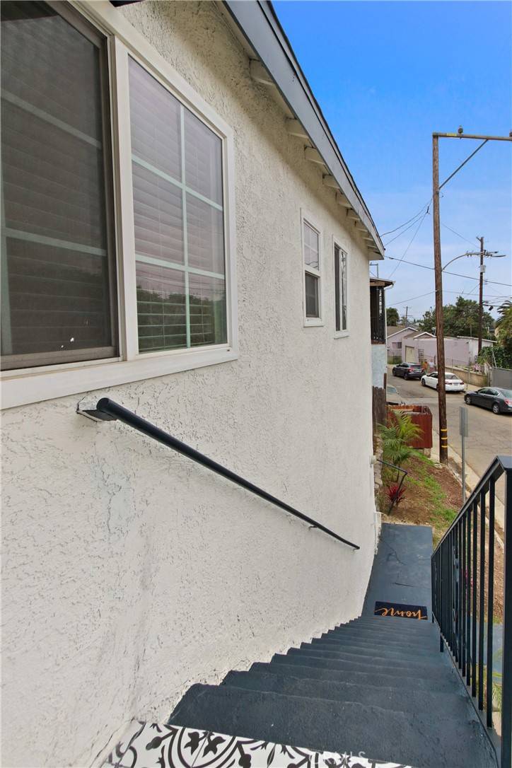 Los Angeles, CA 90063,1212 N Alma AVE