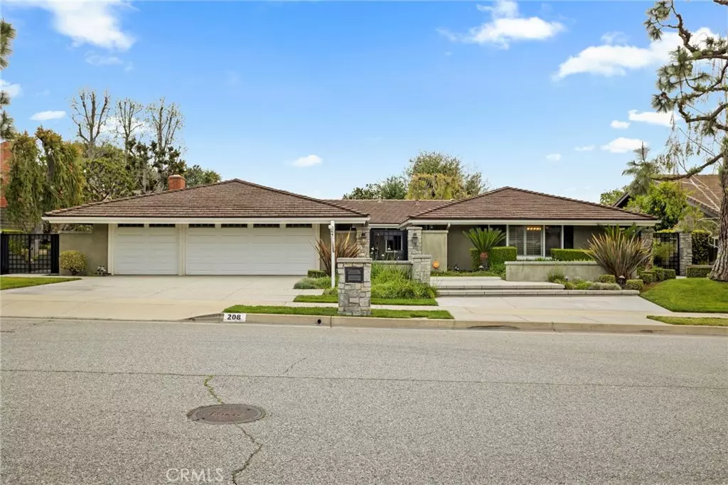 Glendora, CA 91741,208 Whispering Oaks DR