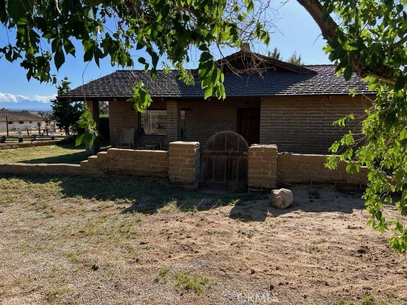 14924 Chamber LN, Apple Valley, CA 92307