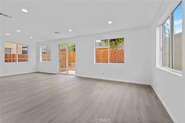 Lake Elsinore, CA 92530,749 Lake ST