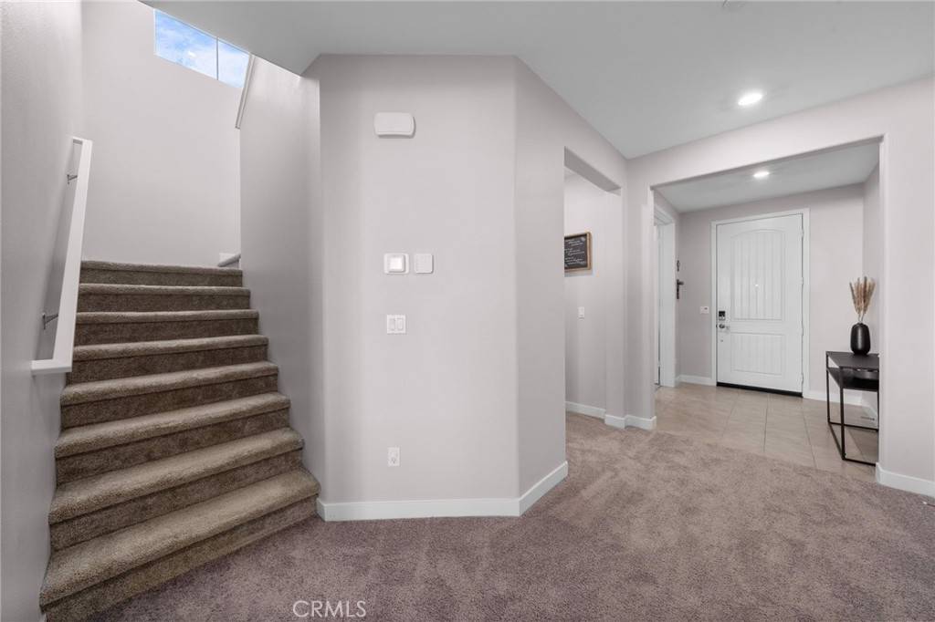 Rialto, CA 92377,2427 Huron RD