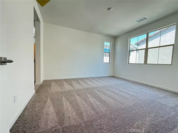 Fontana, CA 92336,15903 Blue Copper WAY