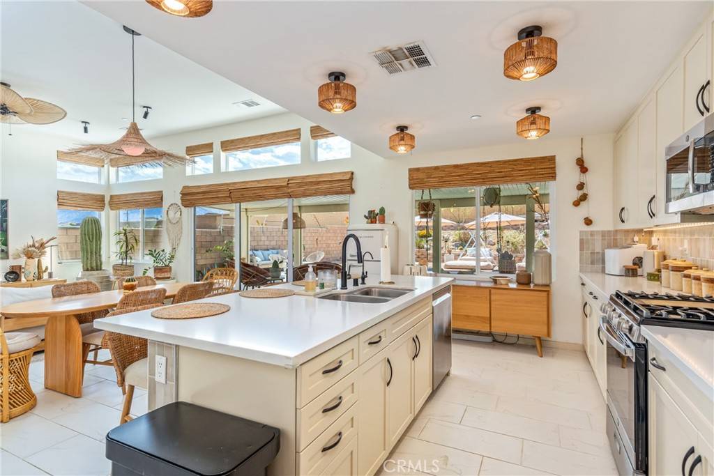 Desert Hot Springs, CA 92240,12613 Sylvanus DR