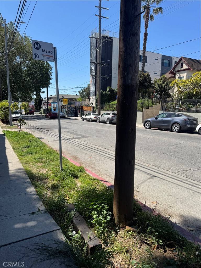 Los Angeles, CA 90004,598 N Hoover