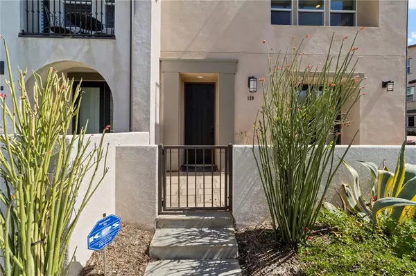 Glendora, CA 91741,553 W Foothill BLVD #129