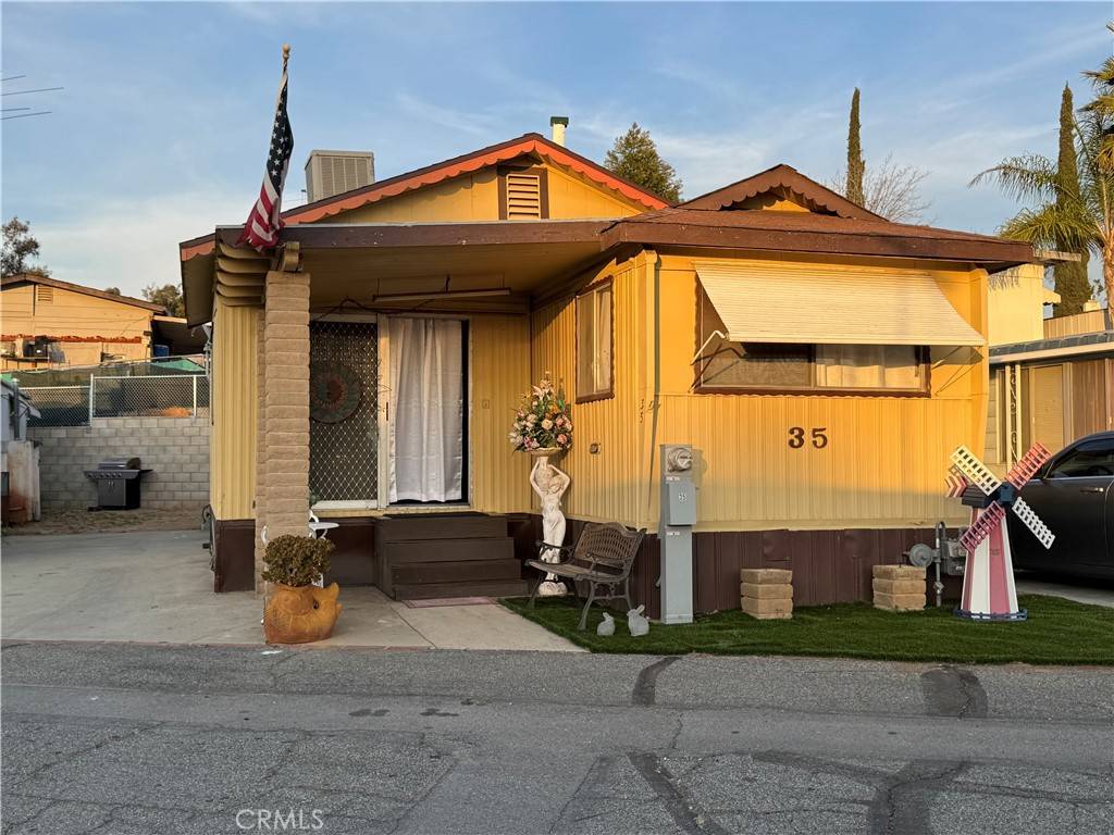 12361 4th #35, Yucaipa, CA 92399