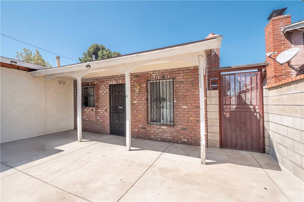Rialto, CA 92376,334 S Sycamore AVE