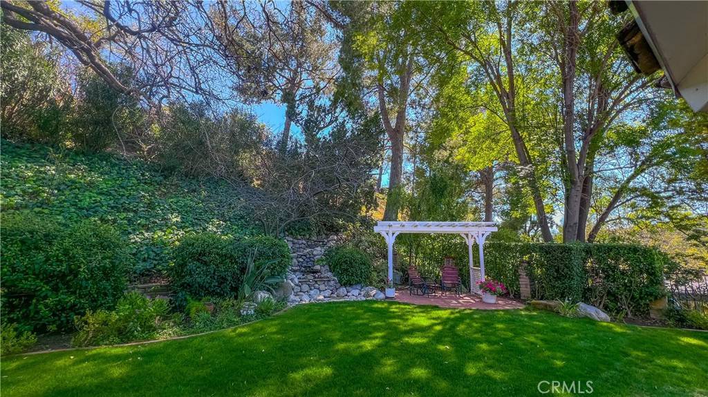 Agoura Hills, CA 91301,27328 Country Glen RD
