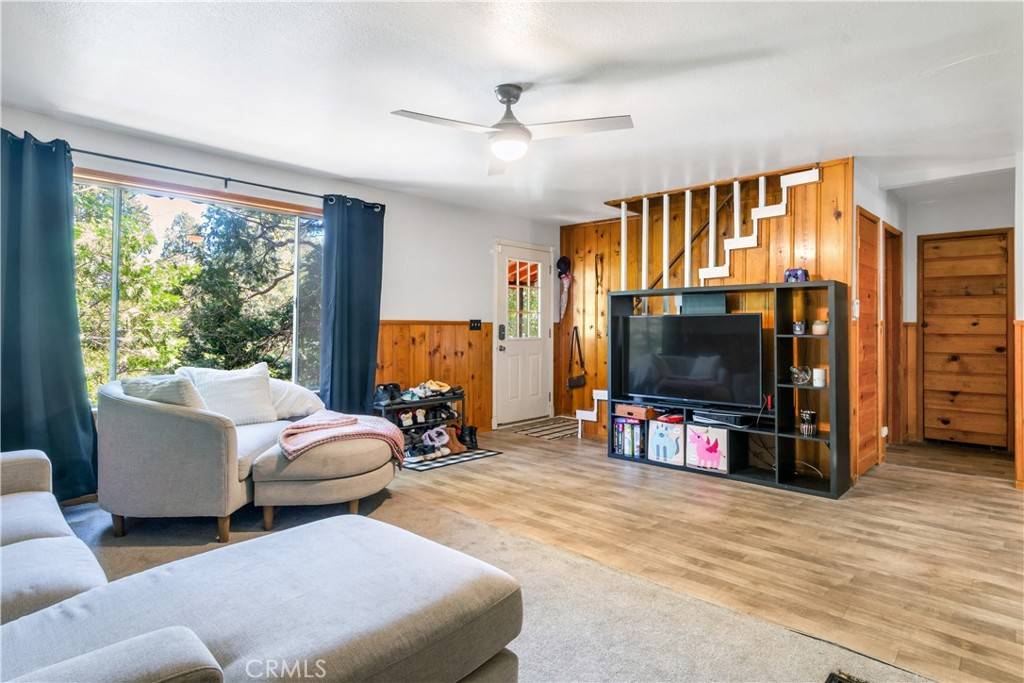 Crestline, CA 92325,23747 Bowl RD