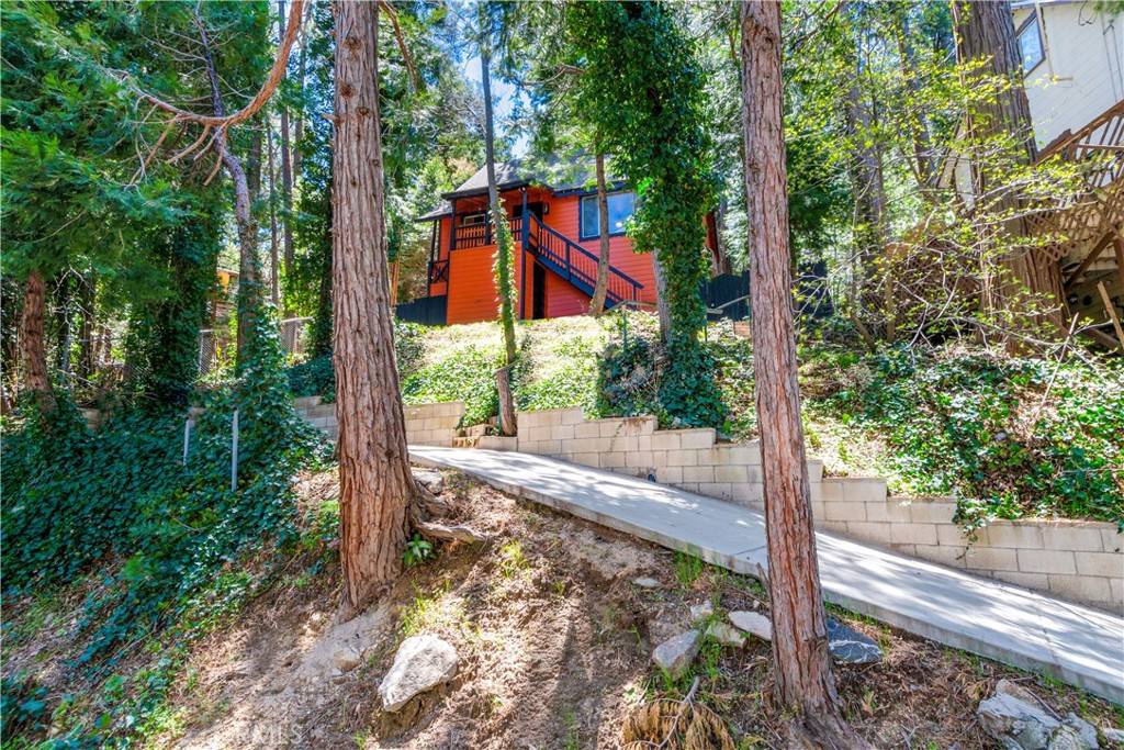 Crestline, CA 92325,23747 Bowl RD