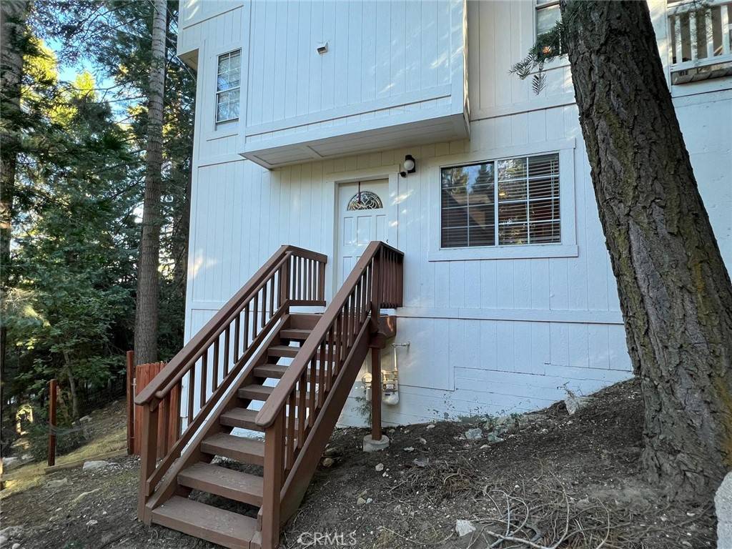 375 Grandview RD, Twin Peaks, CA 92391