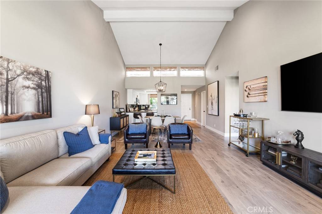 146 Las Lomas, Palm Desert, CA 92260