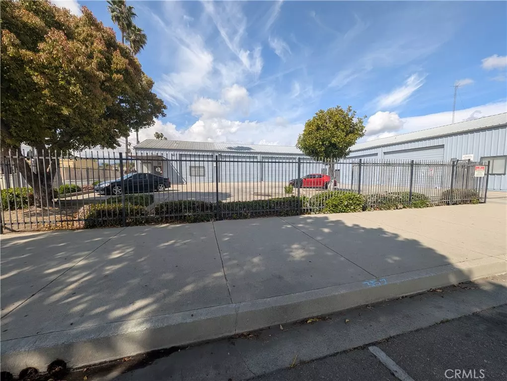 Pomona, CA 91768,202 N Main ST N