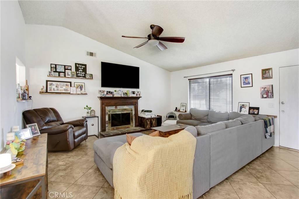 Rialto, CA 92376,645 W James ST