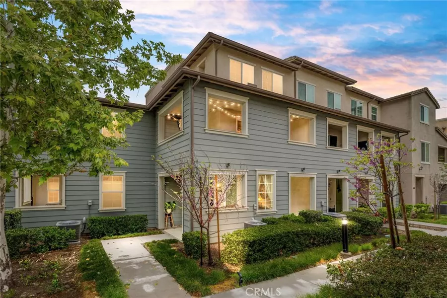 1052 Newberry LN, Claremont, CA 91711